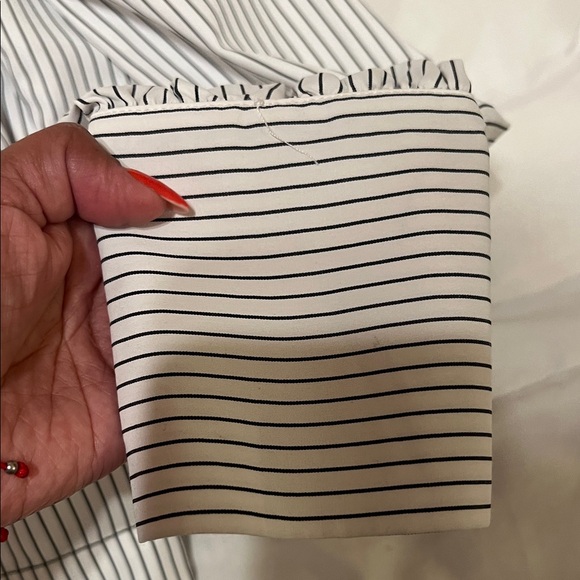 Lea & Viola Black and White Striped Off-Shoulder Blouse - Picture 5 of 10